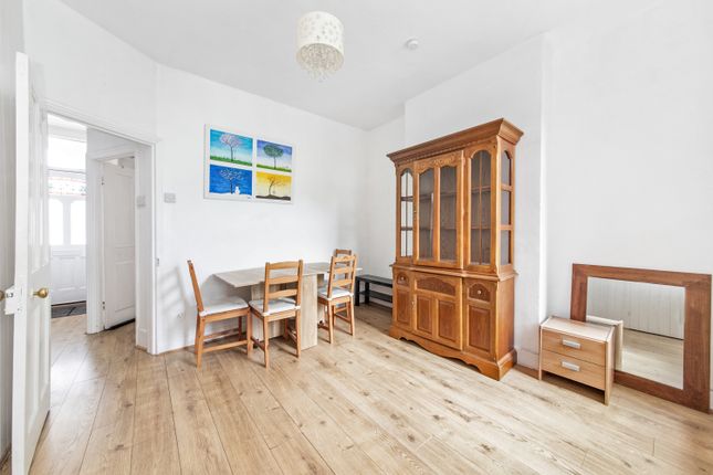 19, Bexhill Road, London photo 4