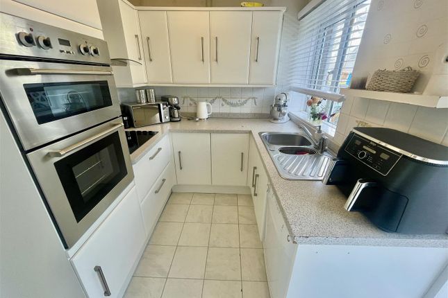 9, Defoe Close, Plymouth photo 3