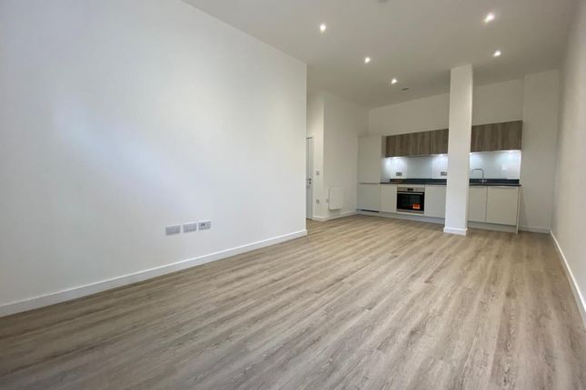 Thumbnail Flat to rent in Ashwood Way, Basingstoke