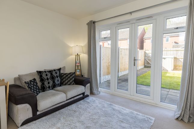70, Whitehead Drive, Wrexham photo 3
