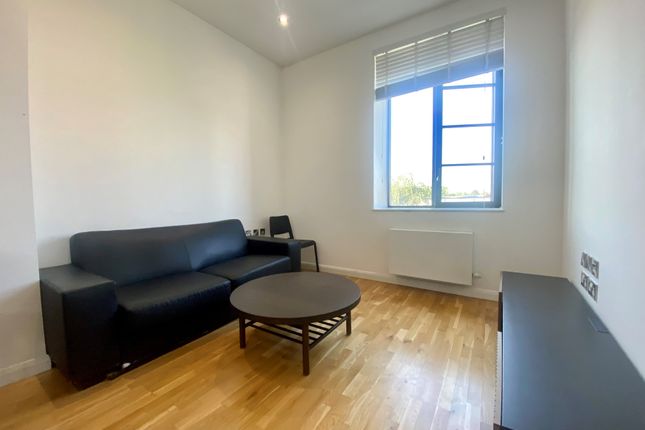 Studio to rent in Warple Way, London