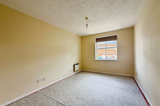 6, Cody Close, Aldershot photo 4