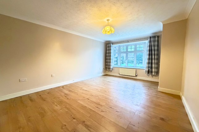 10 Middleham Moor, Leeds photo 4