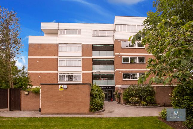 Thumbnail Flat for sale in The Bowls, Chigwell, Essex