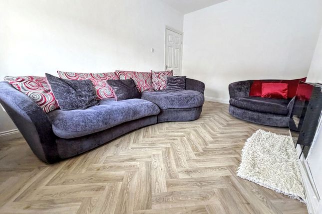 37, Gill Crescent North, Houghton Le Spring photo 2