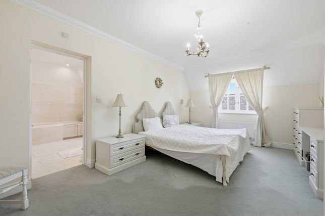 11 Balaton Place, Snailwell Road, Newmarket photo 3