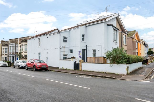 Flat for sale in Stackpool Road, Bristol, Somerset