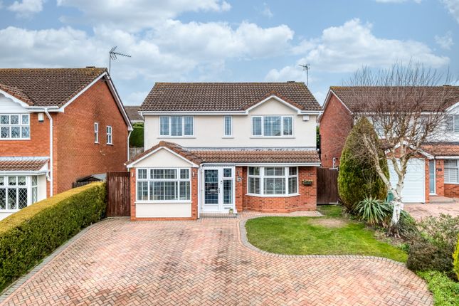 Thumbnail Detached house for sale in Didcot Close, Hunt End, Redditch