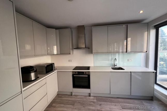 Flat 6 Varis Court, 6a Station Approach Road, Coulsdon photo 4