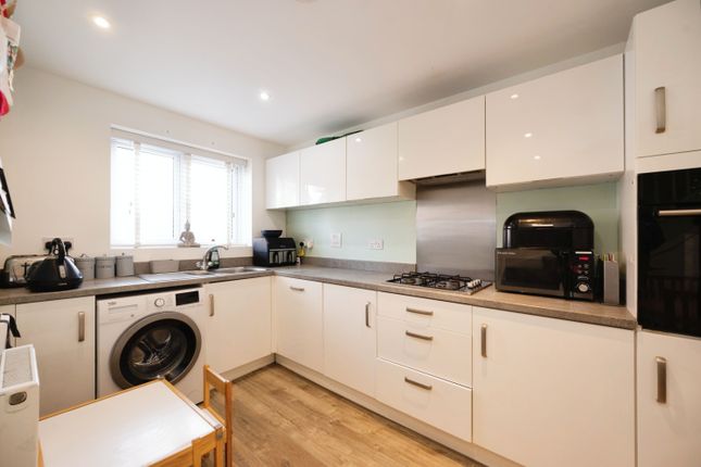 8, Herons Way, Hampshire photo 4