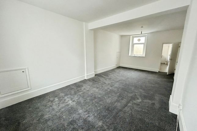 32, NEATH photo 5