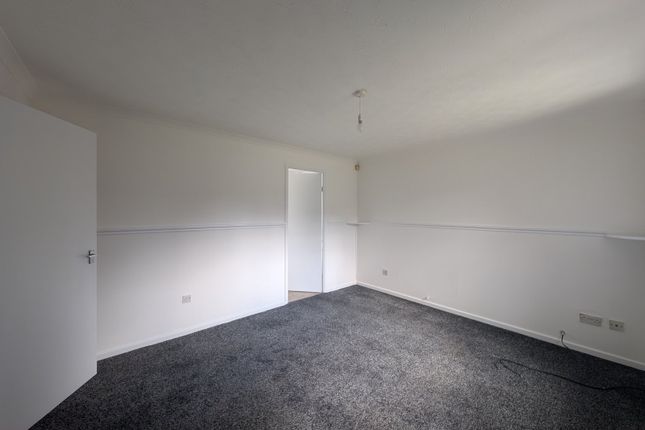 3, Lingwell Road, West Yorkshire photo 2