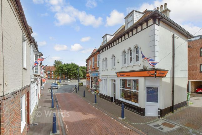 2-bed flat on 162A, High Street, Hythe, £210,000