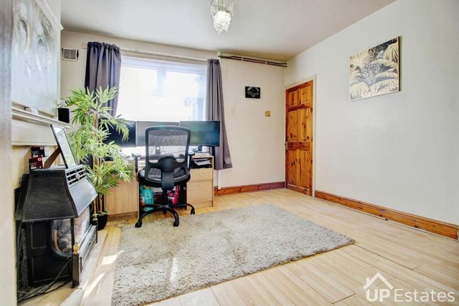 11, Devon Grove, Coventry photo 4