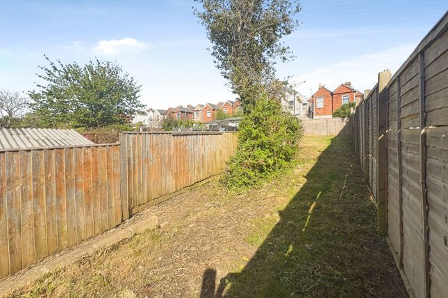51, Adelaide Grove, Isle of Wight photo 2
