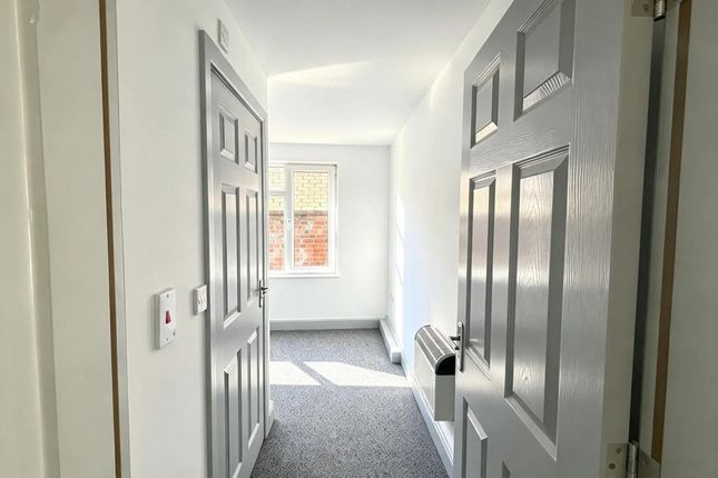Flat 1, 2A Barnsley Road, Pontefract photo 4
