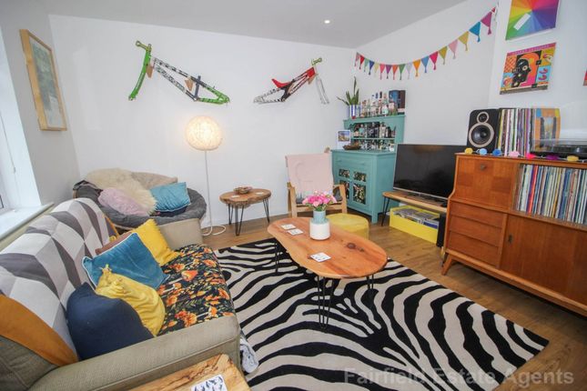 228 Gosforth Lane, Watford photo 4