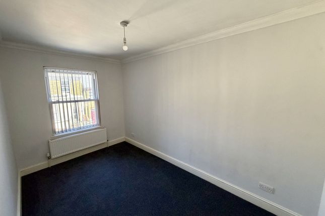 Flat 2, 22 Darnley Street, Gravesend photo 4