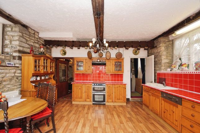 Coach House Mews, Market Street, Wotton-under-Edge photo 3