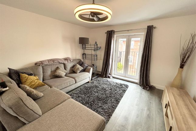 19, Cilgant Ceinwen, Cwmbran photo 5