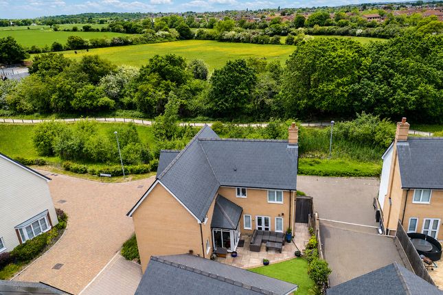 2, Arthur Court, Rochford photo 2