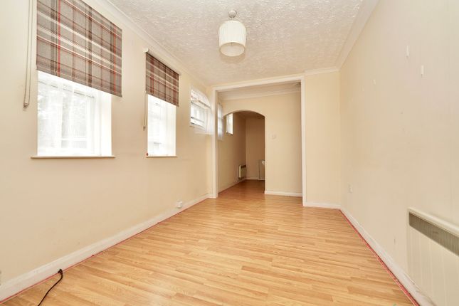 4, Abbey Rooms Lane, Huntingdon photo 2