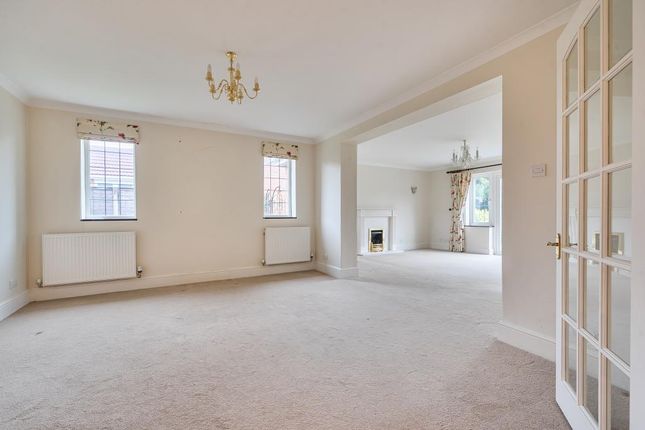 49 CODMORE CRESCENT, Chesham, Chesham photo 3