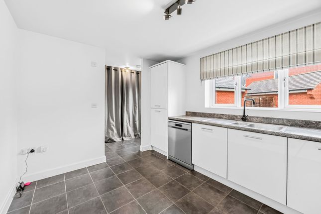 9, Armstrong Road, Cheltenham photo 5