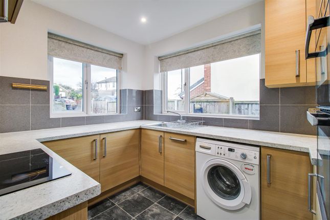 102, Water Lane, Wakefield photo 2