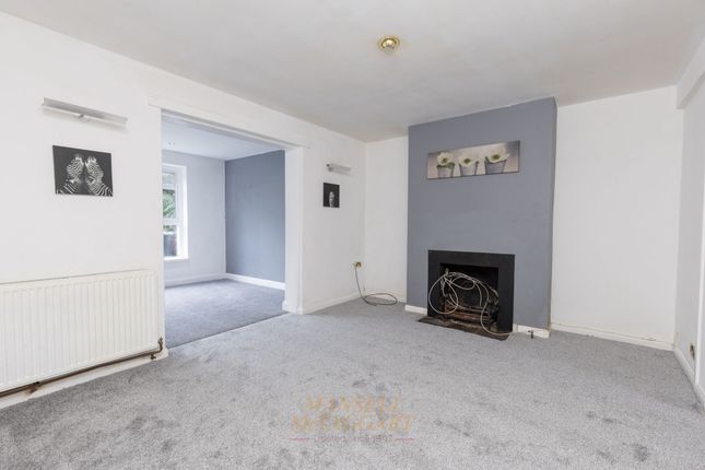 12 Blackwell Farm Road, East Grinstead photo 2
