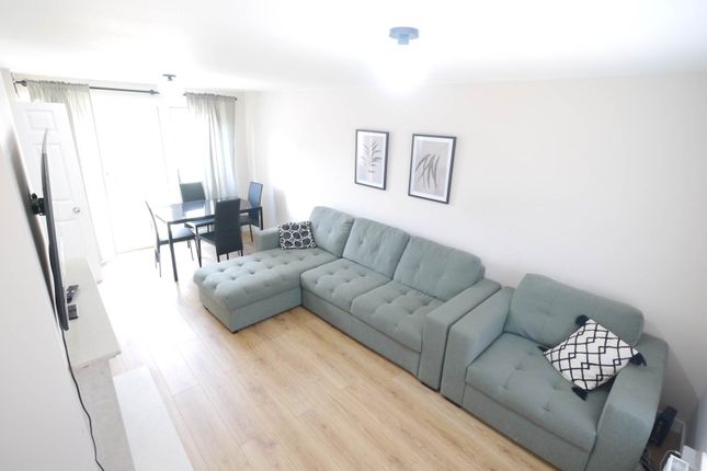 5, Robins Way, Hatfield photo 3