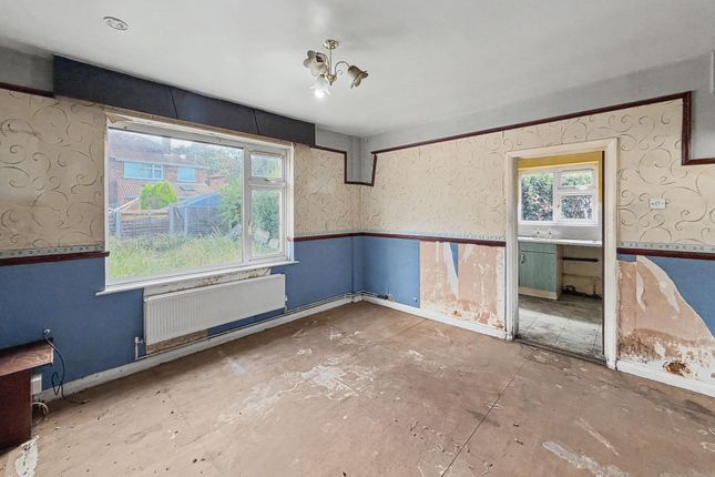 12 Derbyshire Avenue, Manchester photo 5