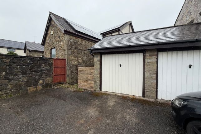 29, Gincroft Lane, Bury photo 3