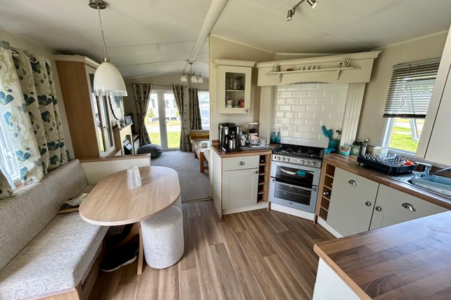 23, Essex Road, Hoddesdon photo 4