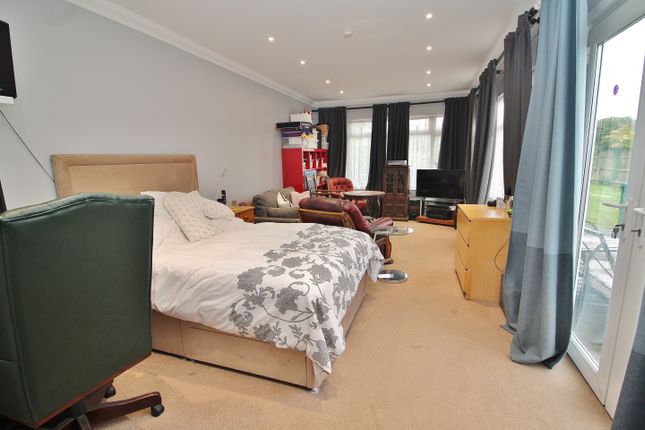 136, Stein Road, Emsworth photo 4