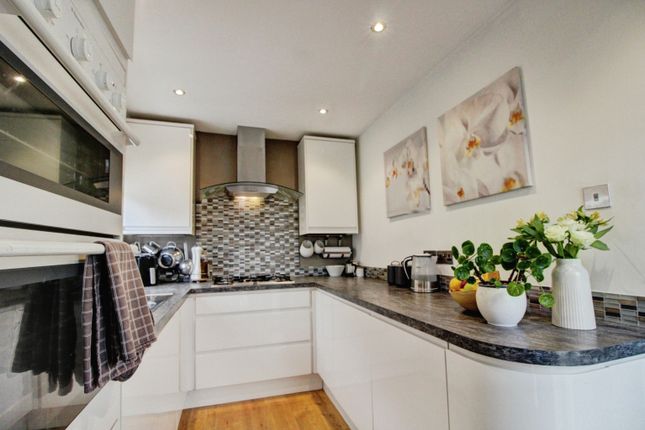 21, Witham Court, Barnsley photo 4