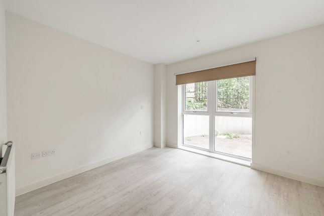 Royal Court, Harrow photo 4