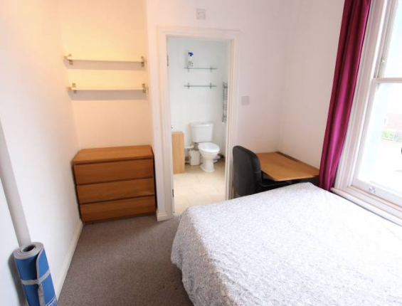 Room to rent in Bow Common Lane, London