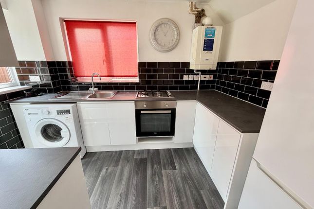 29, Campion Grove, Middlesbrough photo 2