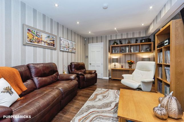699, Altrincham Road, Manchester photo 4