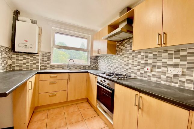 64E, Leyland photo 4