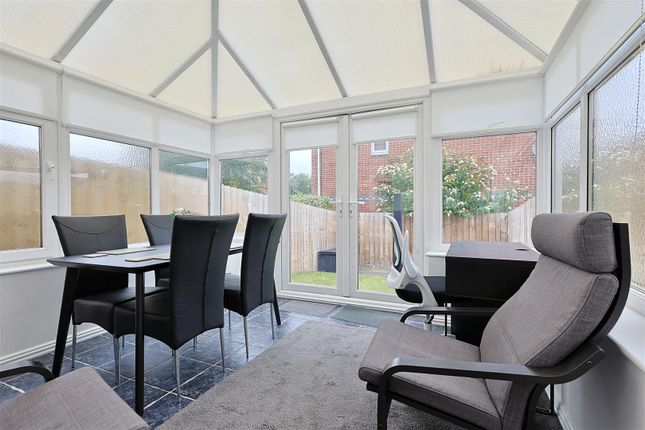 10, Aydon Gardens, Newcastle Upon Tyne photo 4