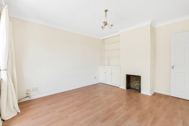 7, Grove End Road, Farnham photo 2