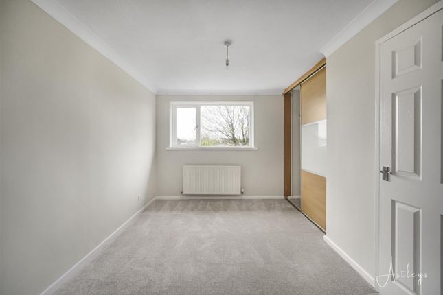 95, Village Gardens, Port Talbot photo 4