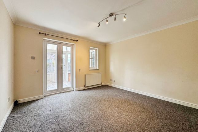 42b Dorchester Avenue, Harrow photo 2