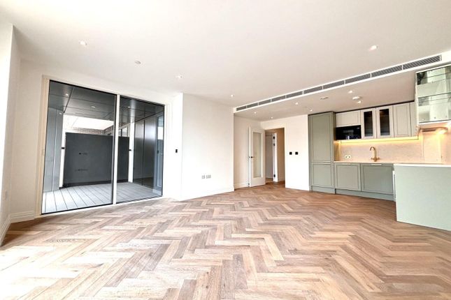 Flat to rent in Kings Tower, Bridgewater Avenue, Chelsea Creek, London