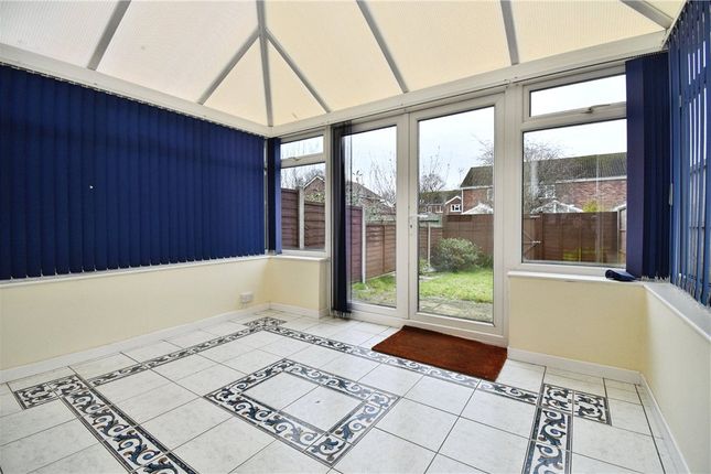 56, Hunters Crescent, Hampshire photo 4
