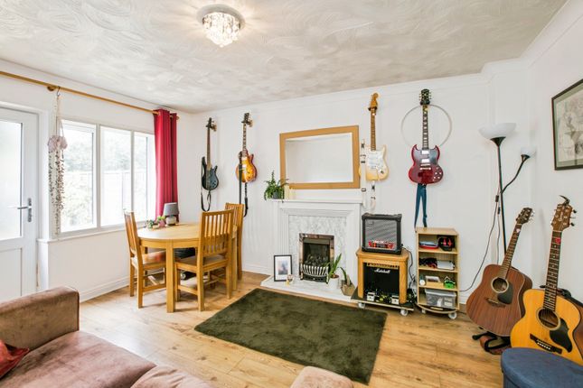 3, Wheatley Lane, West Yorkshire photo 2