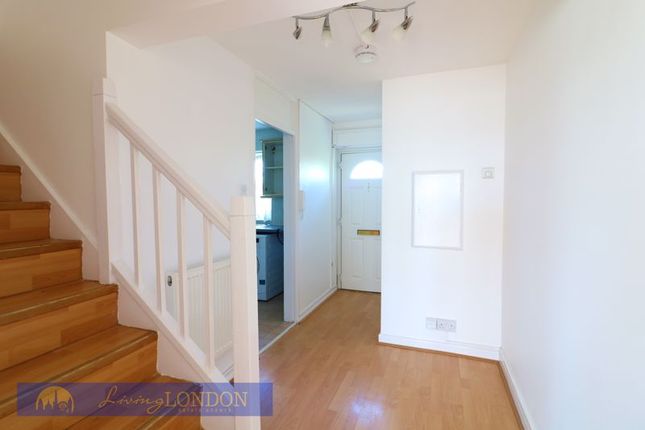 Flat for sale in Weir Hall Road, London