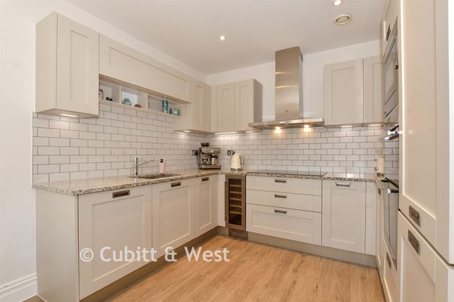 16, Windacres Farm Lane, Rudgwick photo 4